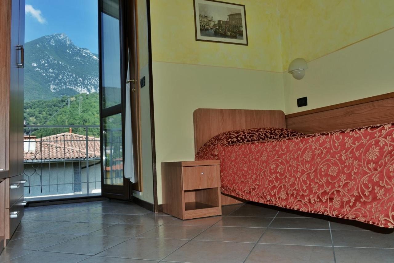 Hotel Sorriso Toscolano Maderno Exterior foto