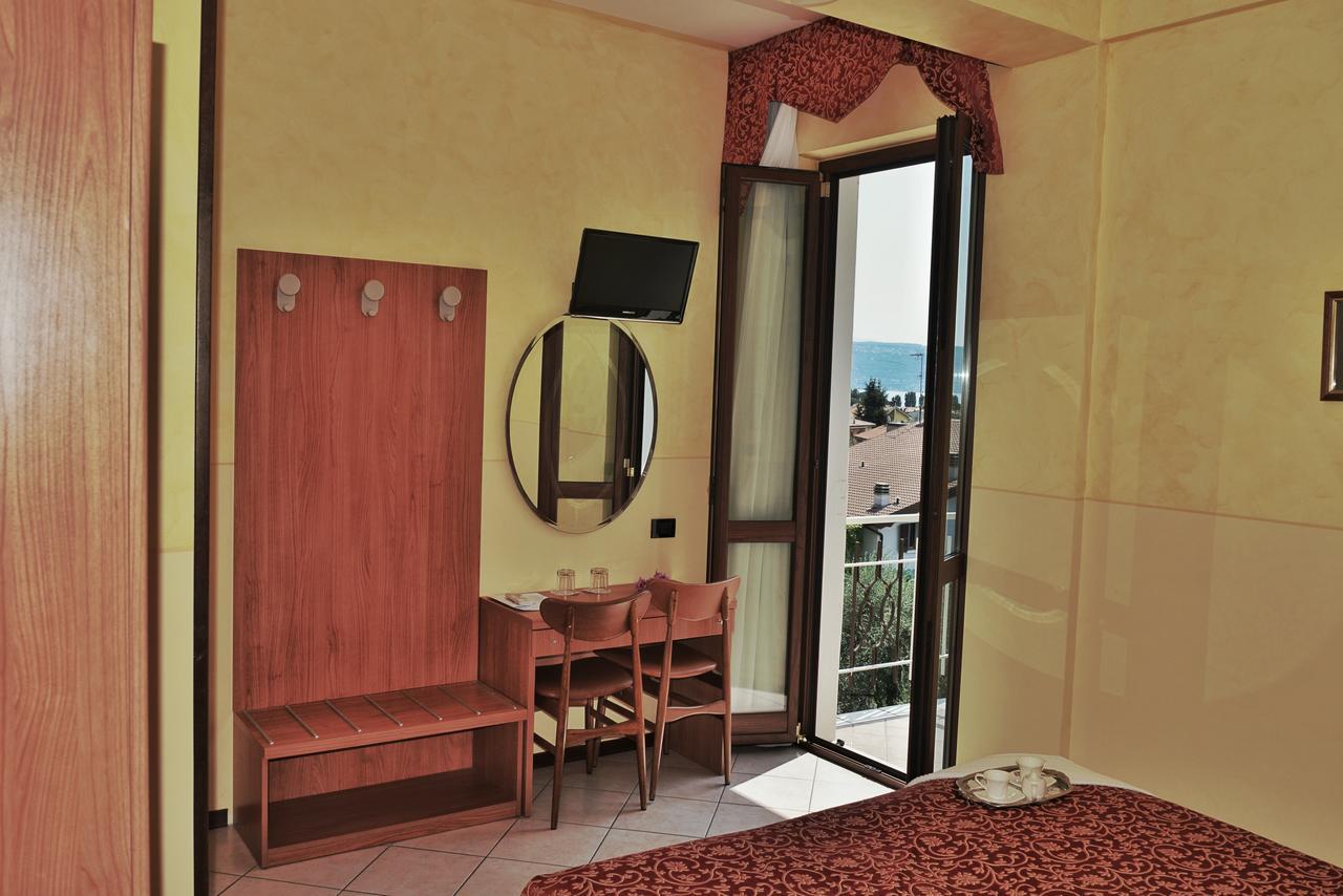 Hotel Sorriso Toscolano Maderno Exterior foto